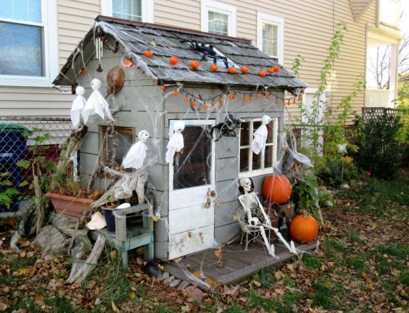 Halloween playhouse Somerville Massachusetts