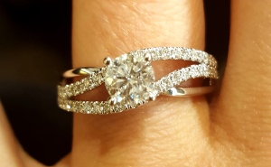 diseappointing Angel Sanchez engagement ring