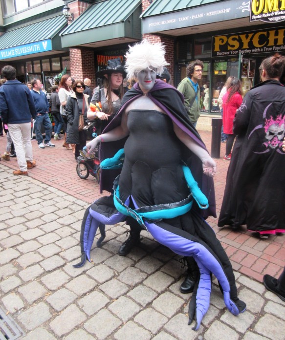 Halloween 2016 in Salem Ursula costume